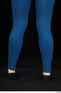 Ellie Springlare black sneakers blue jeans calf 0005.jpg